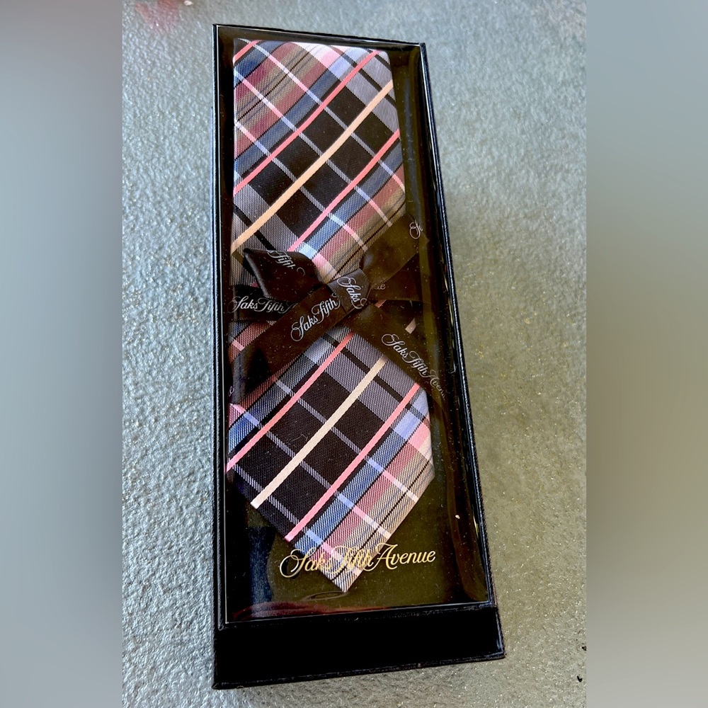 Saks Fifth Ave Pink Tie F15-1496